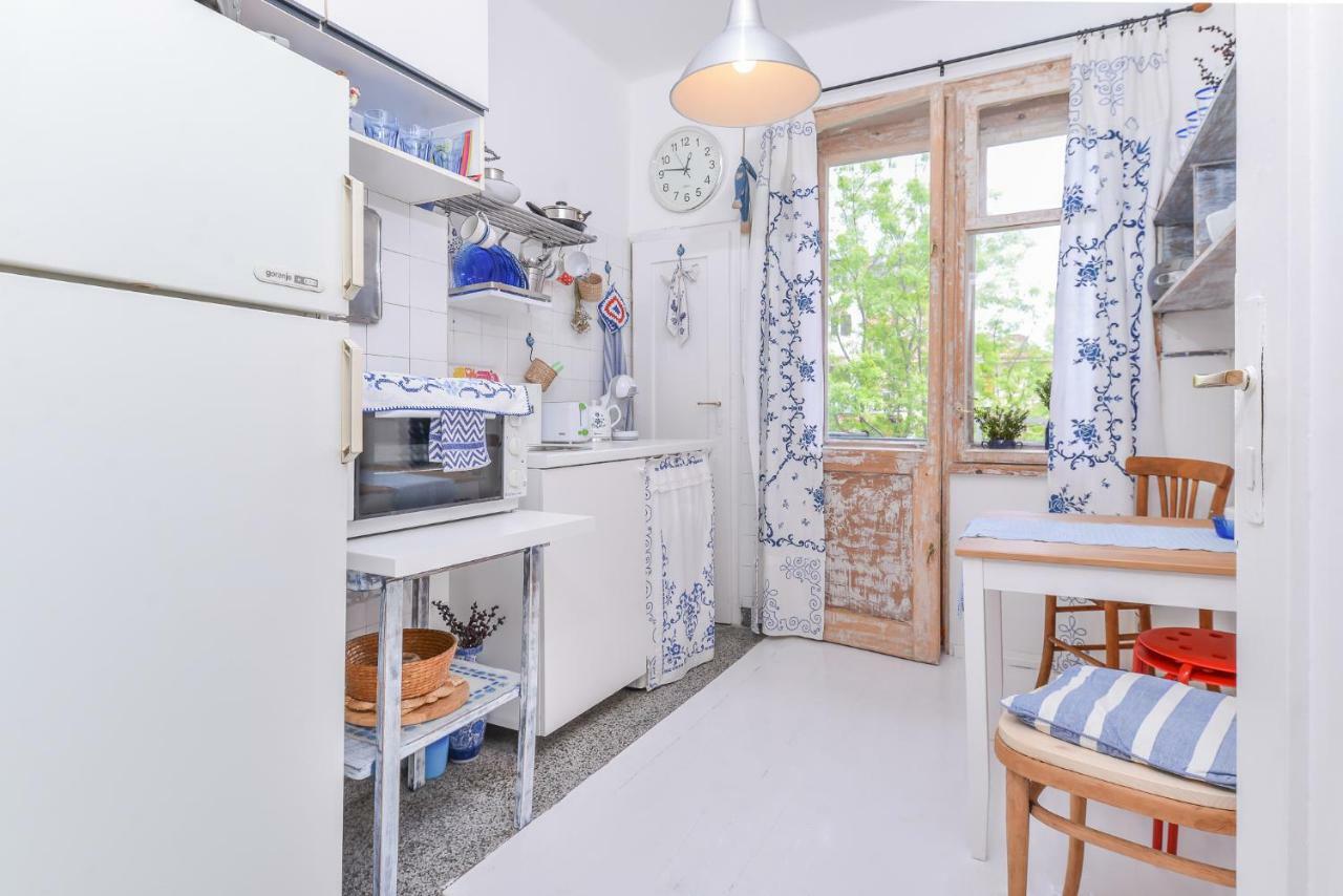 Shik & Chic One Bedroom Graf Ignatiev X Shishman Corner By Flat Mаnager Apartment Sofia